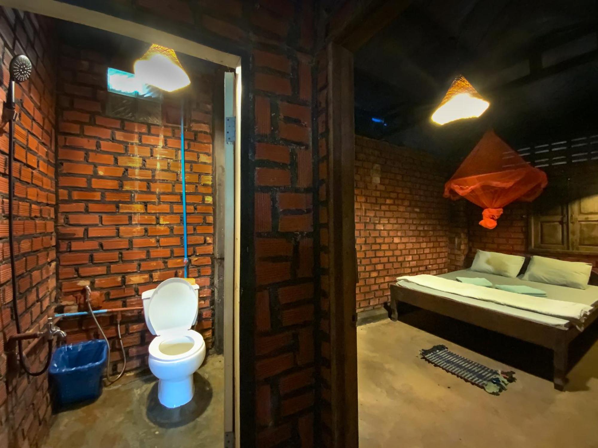 Backpacker Hostel And Jungle Trekking Banlung Exterior foto