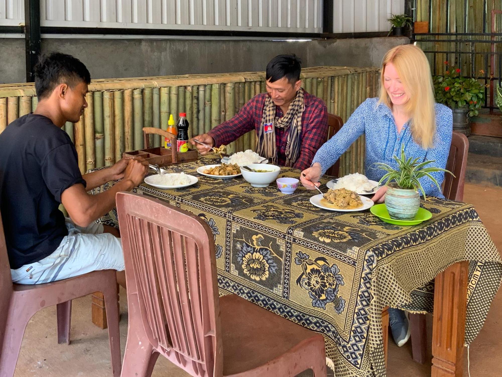 Backpacker Hostel And Jungle Trekking Banlung Exterior foto