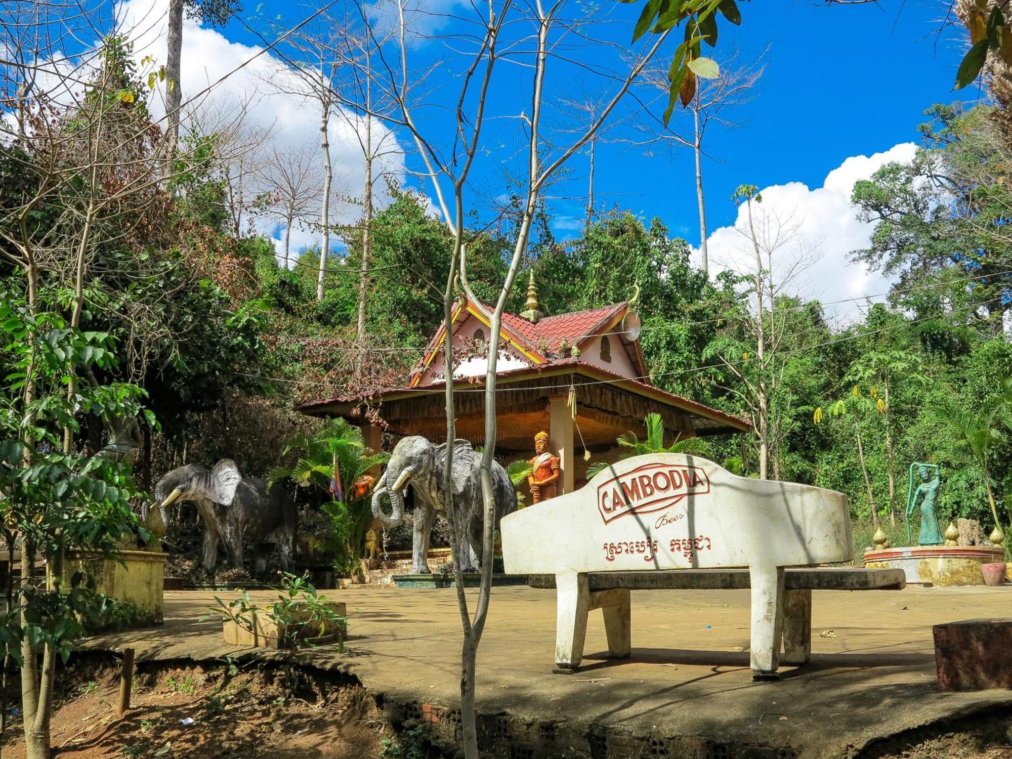 Backpacker Hostel And Jungle Trekking Banlung Exterior foto