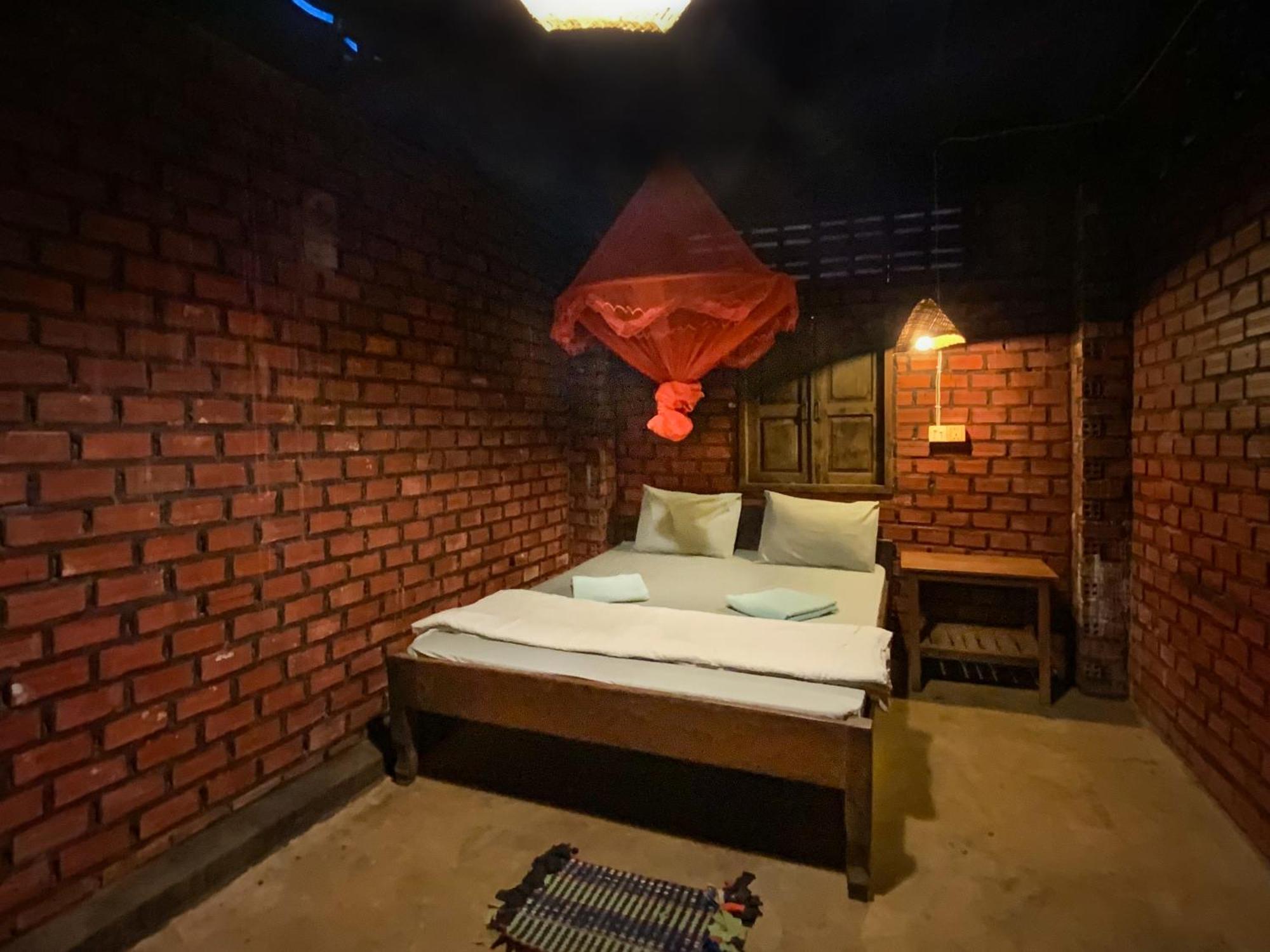 Backpacker Hostel And Jungle Trekking Banlung Exterior foto